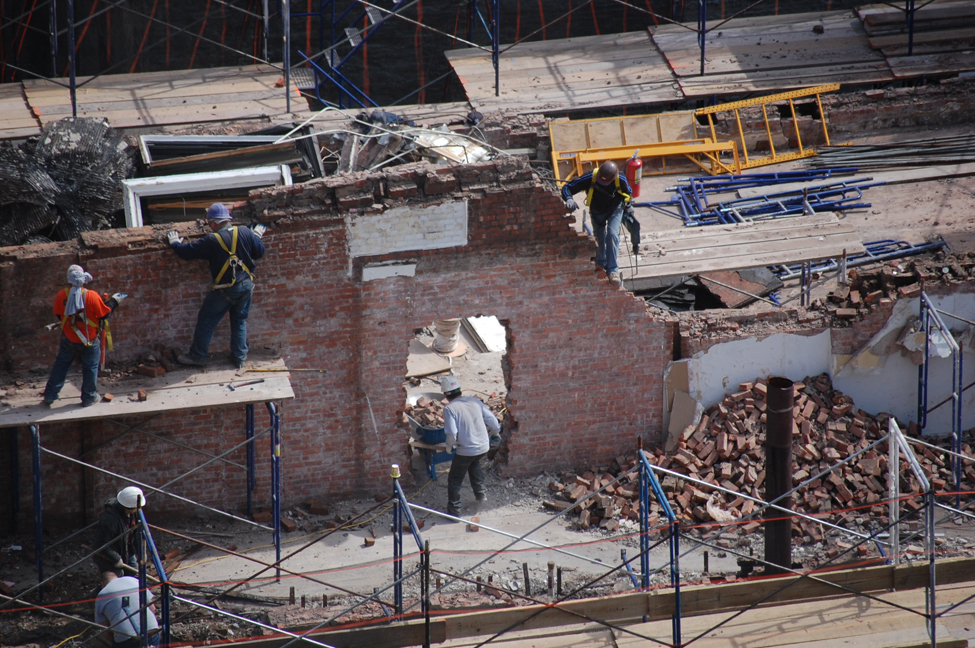 Deconstruction 25th Street.bwc