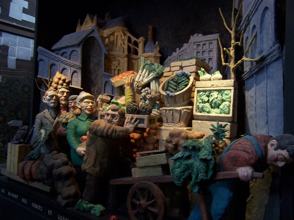 Sculpture in a bay at the church of Saint-Eustache, Paris, commemorating the displacement of Les Halles to the suburb of Rungis in 1971